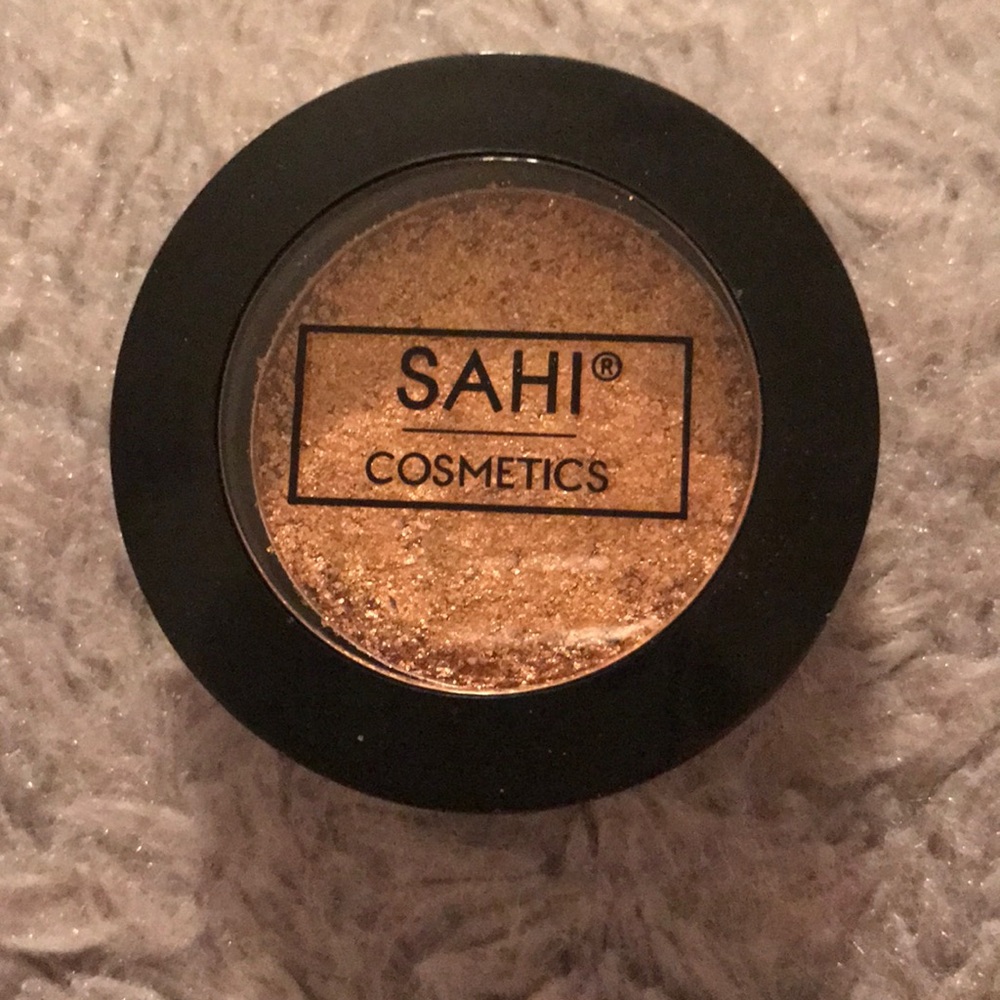 ✨Cream metallic foil eyeshadow free with purchase